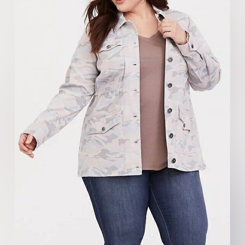 Torrid pink Camo jacket. - Picture 2 of 11